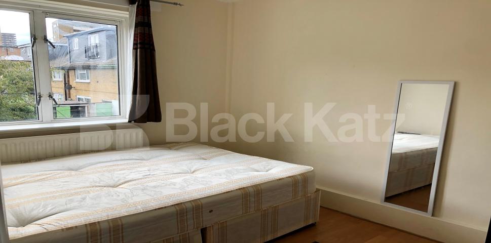 			LET, 3 Bedroom, 1 bath, 1 reception Apartment			 Sidney Square, Whitechapel